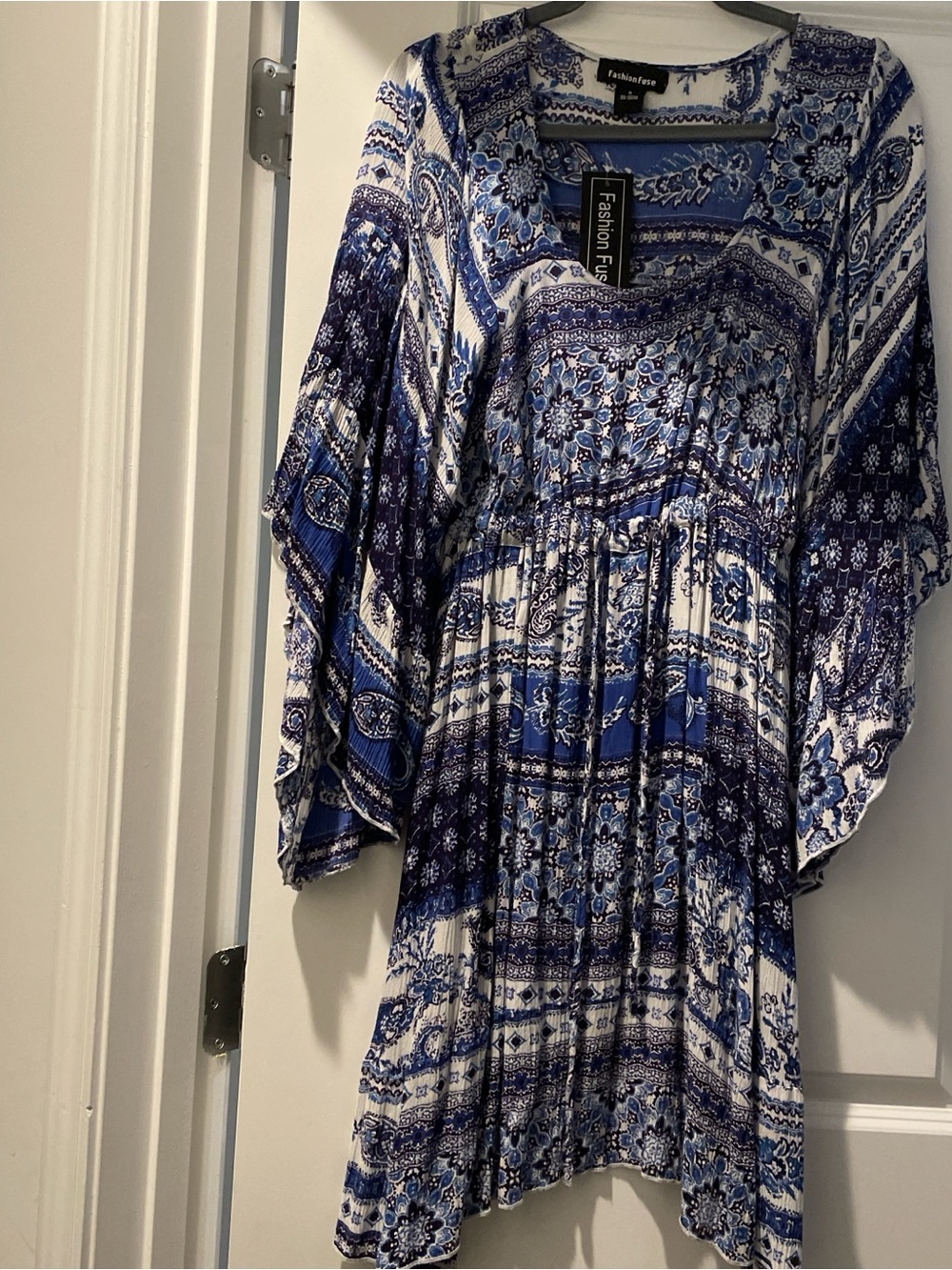 Fashion Fuse Mini Dress Beach Cover Size S BlueWhite Paisley Modern Bohemian